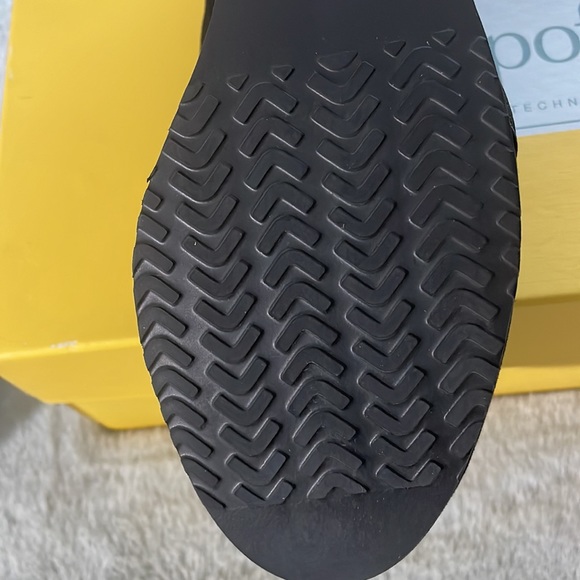 Softspots NEW 7.5 black wedge suede shoes in box. 7.5 Wide - Picture 9 of 10